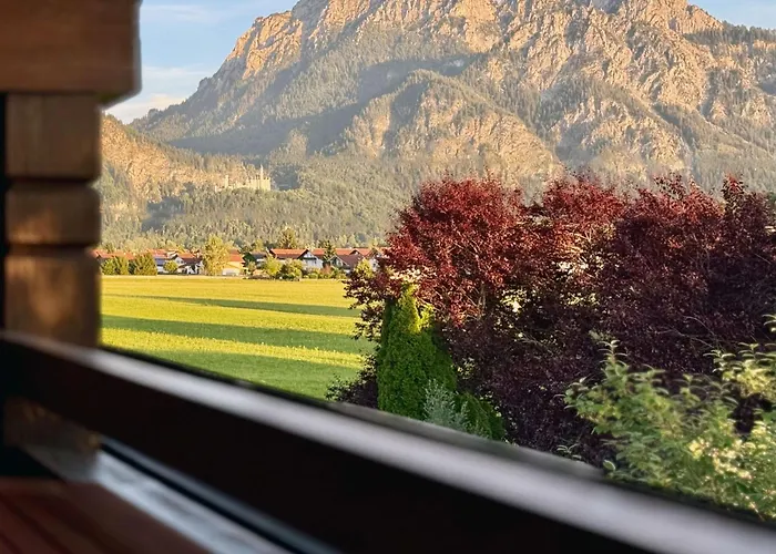 Koeniglicher Schloss- Und Alpenblick